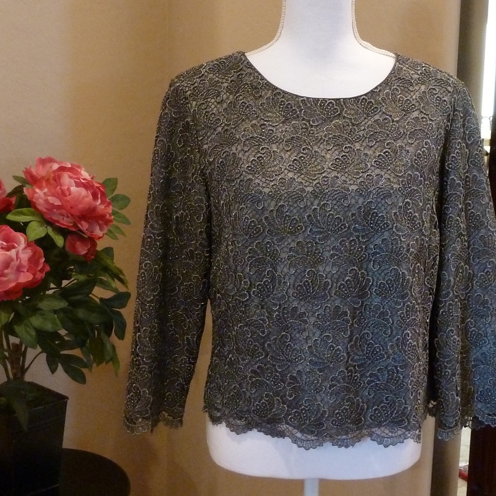 Elegant Top Gray Guipure Lace EUC